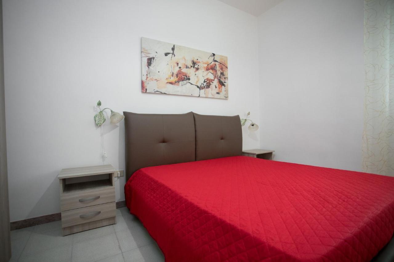 Ferienwohnung Villino Carolin Torre Lapillo Exterior foto
